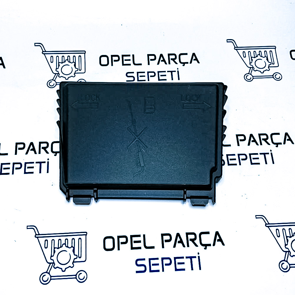 CORSA D SİGORTA ÜST KAPAĞI