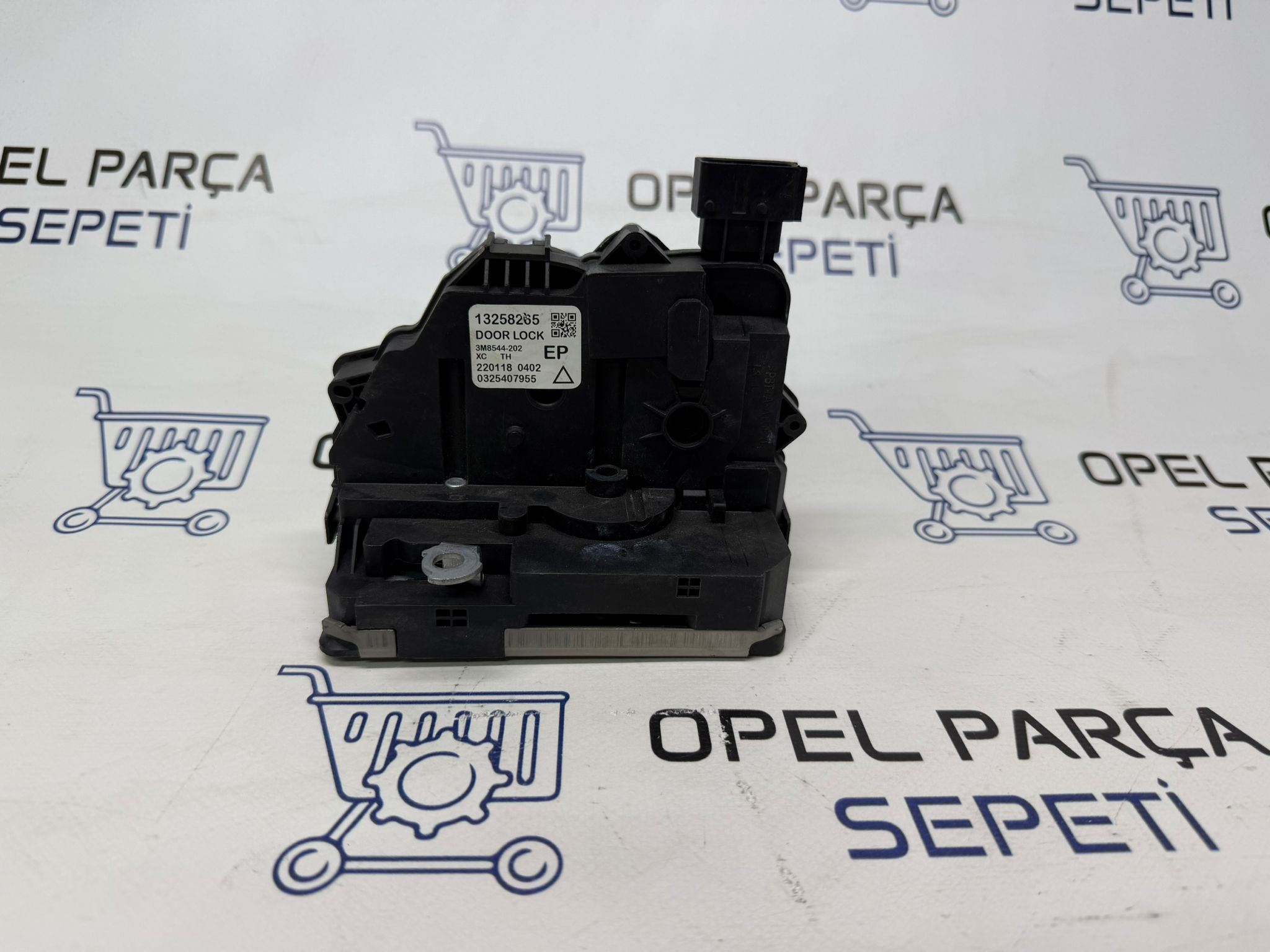 Opel corsa d sol arka kapı kilidi gm 