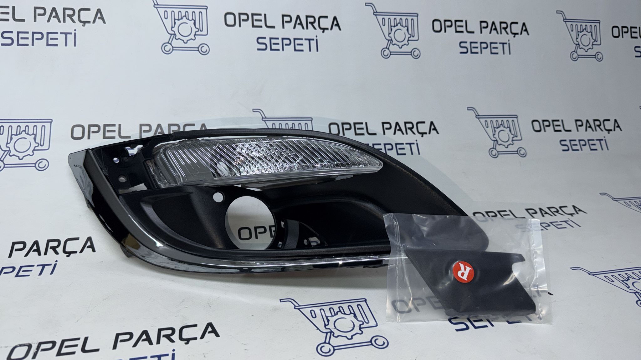 Opel astra j sağ sis far kapağı sinyalli kromlu dolu 