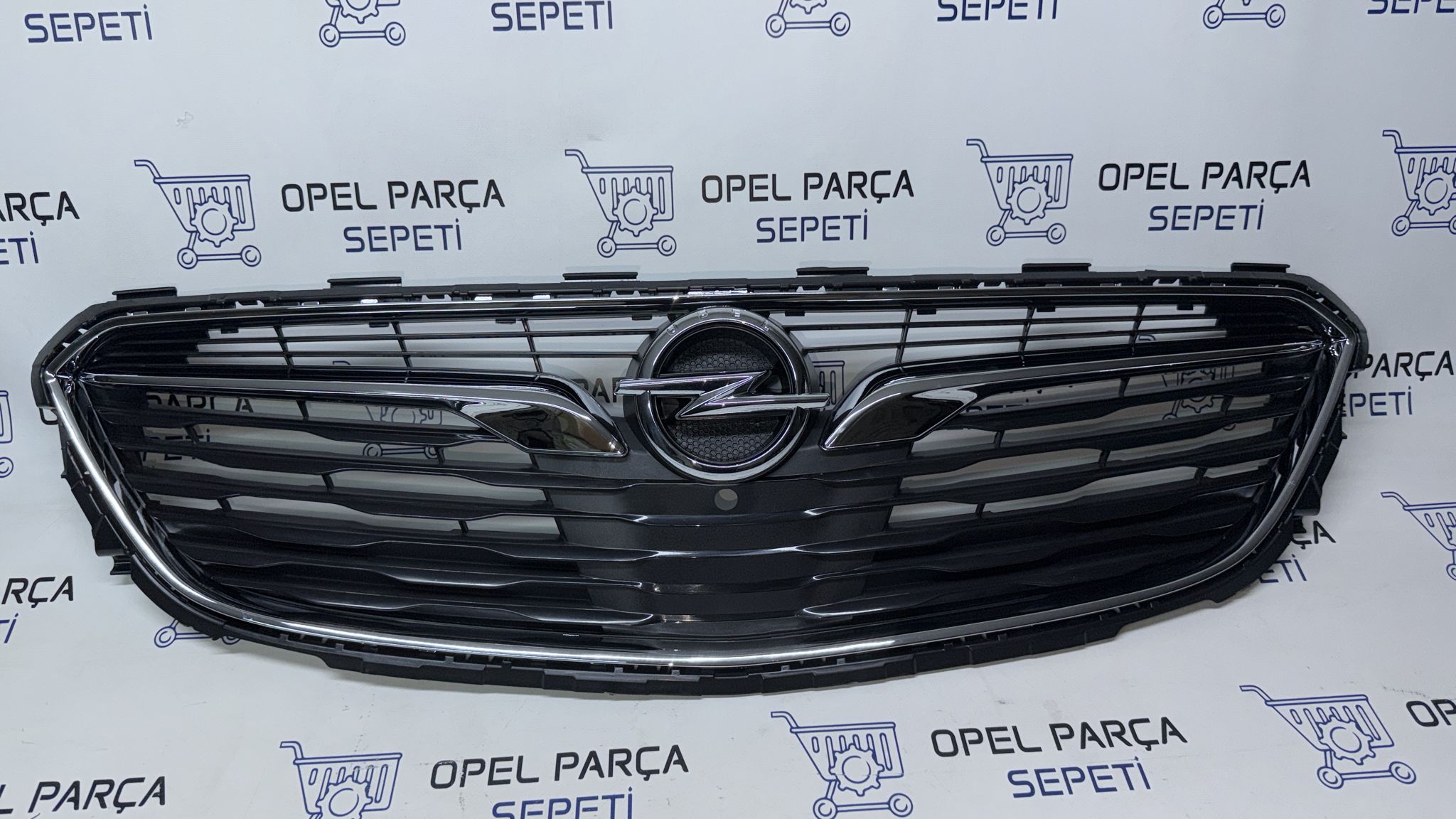 Opel İnsignia B ön panjur 