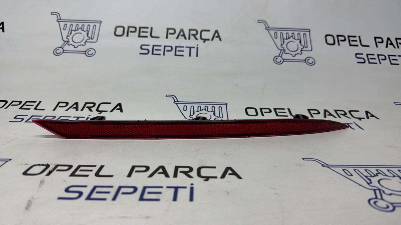 Opel insignia B arka tampon reflektörü 