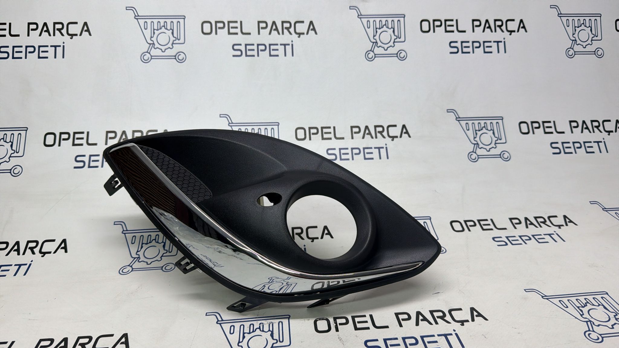 Opel corsa d sağ sis kapağı nikelajlı 